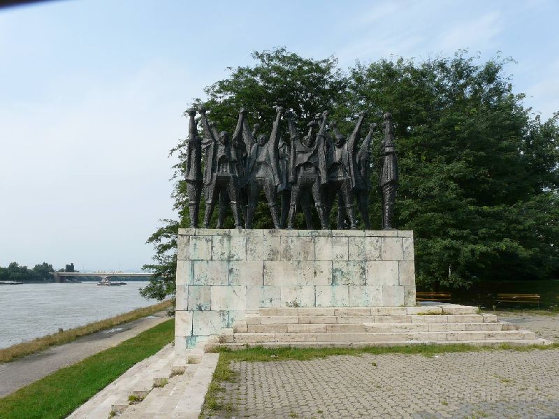 P1070414.jpg - Monument a Dunabaltteknek